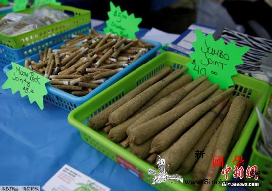 “解dupoison”加拿大：大麻合法后想吸就吸？_加拿大人-加拿大-合法化-