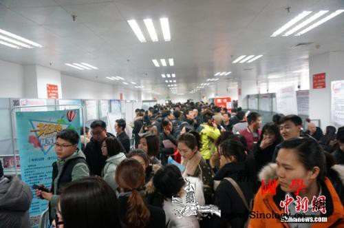 接班、分配、北漂……中国人“找工作”_蜂窝煤-接班-分配-