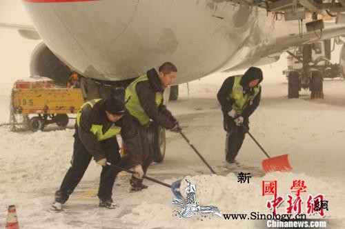 乌鲁木齐迎“沙尘雪”机场滞留旅客达4_候机楼-乌鲁木齐-滞留-