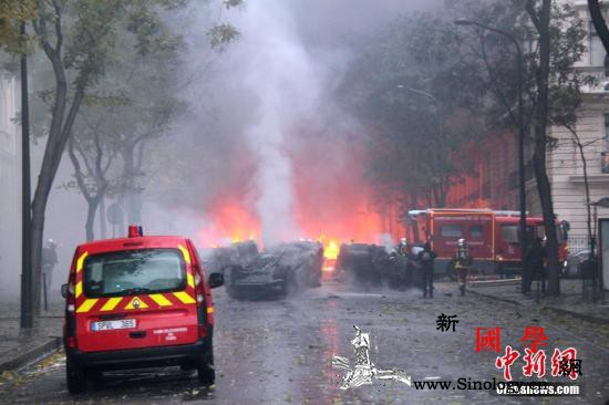 民众抗议变打砸抢法国遭遇13年来最严_催泪瓦斯-示威者-凯旋门-