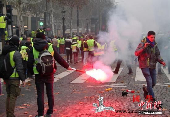 法国出动数万名警员严防暴力示威重演拘_巴黎-法国-示威-