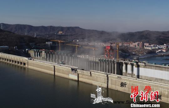“中国水电之母”丰满水电站老坝爆破拆_水电站-爆破-拆除-