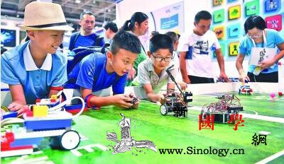 编程成为新课标亮点少儿编程火爆背后的_机器人-少儿-学科-