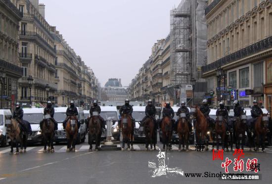 “黄背心”运动趋暴力极端法政府展示恢_菲利普-巴黎-背心-