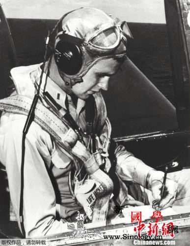 年终观察：告别2018人类群星远行_霍金-樱桃小丸子-乔治-