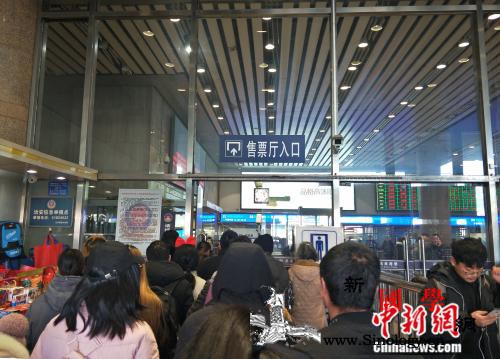 【民生调查局】“黄牛”黄了？春运火车_北京西站-黄牛-代购-