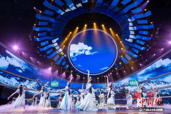 总导演谈2019华人春晚：一桌色香味_家宴-春晚-华侨-