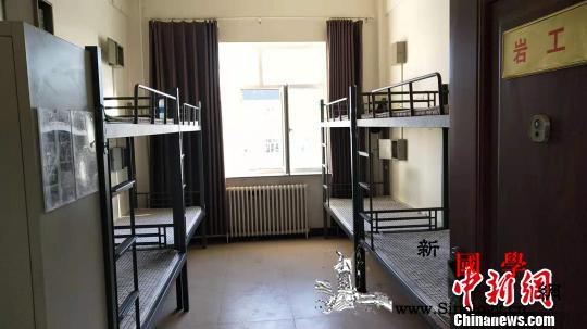 探访内蒙古矿难公司：厂区停工留守工人_厂区-图为-工人-