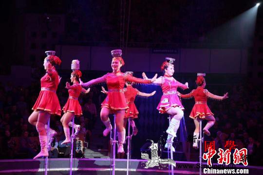 "高车踢碗"踢出国门"蒙派杂技"再_杂技团-马戏-杂技-蒙古族-