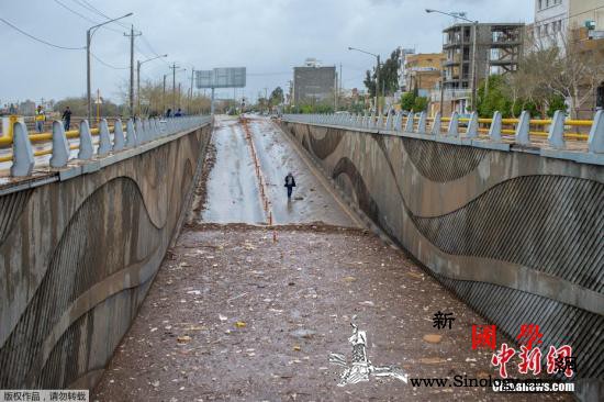 伊朗洪灾肆虐已造成至少57人死亡47_暴洪-气象学家-伊朗-