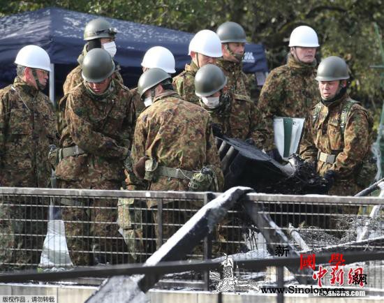 日防相视察自卫队驻地民众抗议：我们_弹药库-陆上-日本-