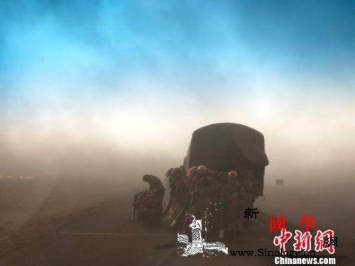 中俄边境孟克西里火场“飞沙走石”扑救_西里-火场-飞沙走石-