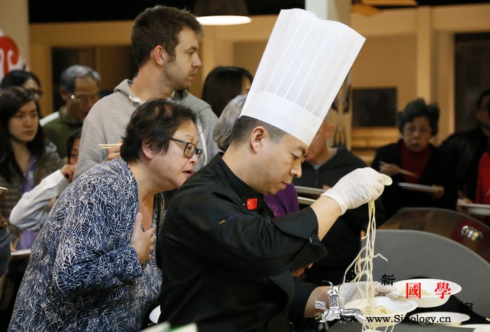 一碗重庆"程凉面"搅动新西兰食客"_惠灵顿-凉面-重庆-美食-