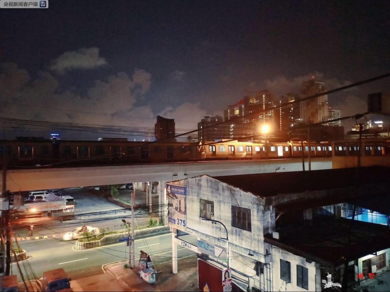 菲律宾首都马尼拉两辆轻轨列车相撞至少_马尼拉-菲律宾-轻轨-