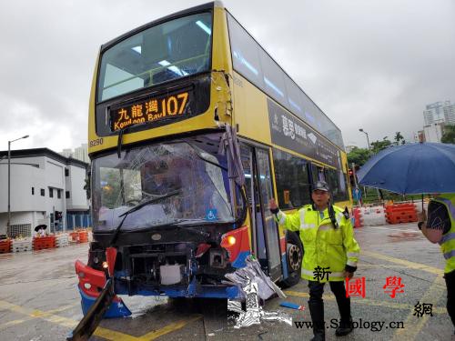 香港发生公交与旅游巴士相撞事故目前致_巴士-香港-相撞-