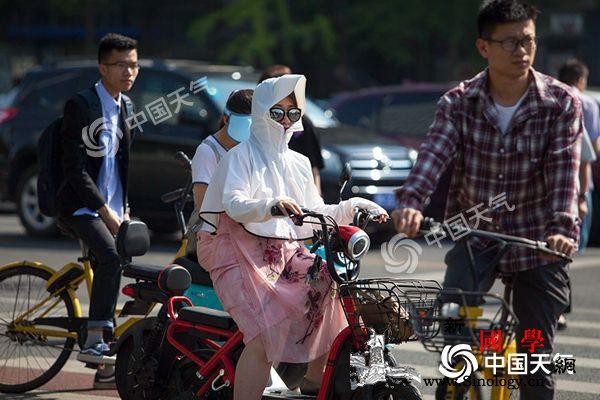 出门带伞！今日北京再迎全市性雷雨_雷阵雨-雷雨-北京-