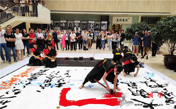 中日青少年书法作品展在河北省图书馆开_河北省-日本-书法-青少年-