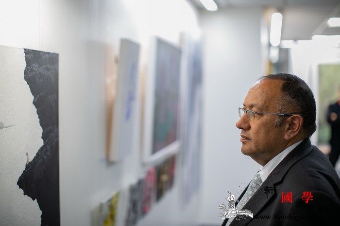 中新艺术交流展亮相新西兰国会艺术中心_惠灵顿-国会-画家-艺术家-