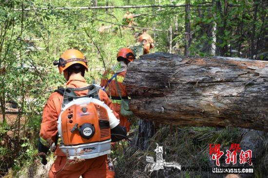 内蒙古大兴安岭火场消防员逆火而行：山_火场-消防员-呼伦贝尔市-