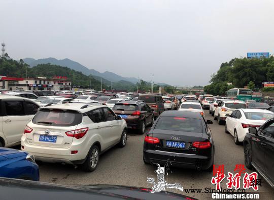 三部门:全面清理规范地方性车辆通行费_通行费-减免-清理-