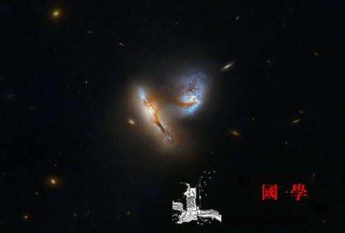 星系“双人舞”：NASA捕捉两星系逐_双人舞-银河系-星系-