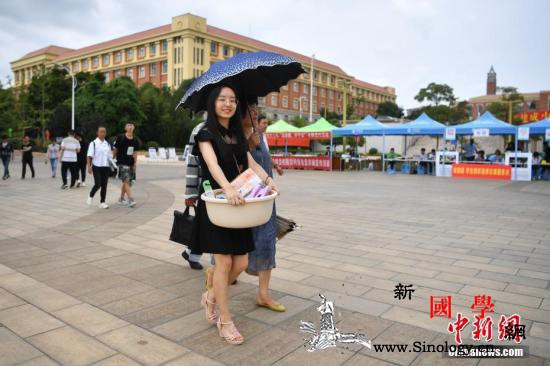 大学四年怎么过？91.2%受访新生称_受访-规矩-参加-