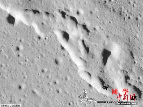 科学家实验推测：月球表面下或有“白金_硫化-月球-岩石-