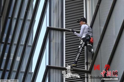 再遭逮捕！法“蜘蛛人”在德国攀登大楼_罗伯特-伦敦-攀登-