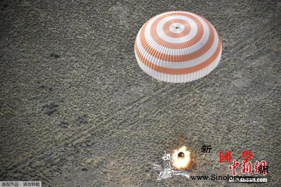 美俄阿宇航员搭“联盟MS-12”飞船_哈萨克斯坦-阿联酋-宇航员-