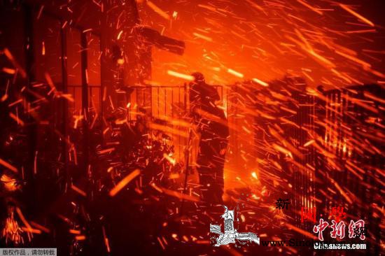 美加州又遭山火肆虐：数十房屋烧毁30_洛杉矶-加州-山火-