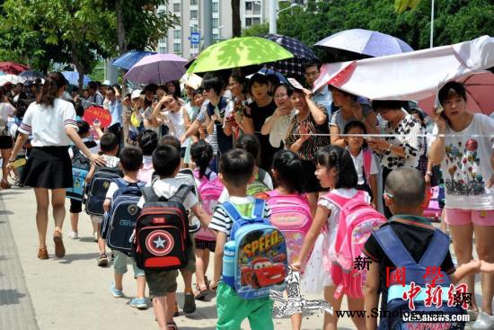 上海市将探索将学校周边200米划设为_防控-风险-学校-