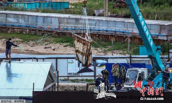 俄罗斯远东“鲸鱼监狱”的最后一批白鲸_海参崴-滨海-白鲸-
