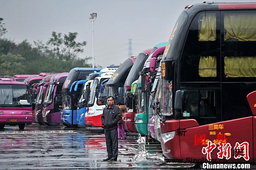 两部门：6岁以下儿童可免费乘客运班车_乘车-客运-儿童-