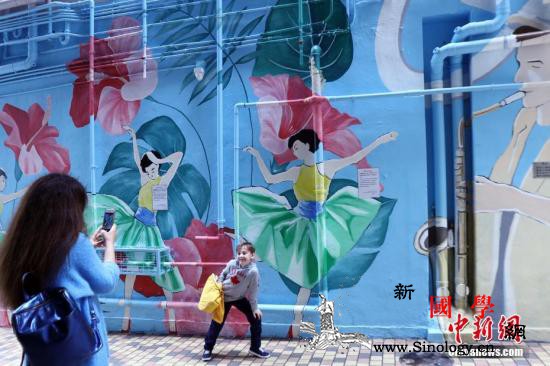 英九岁男孩酷爱涂鸦开网站、有粉丝还_绘画-涂鸦-餐馆-