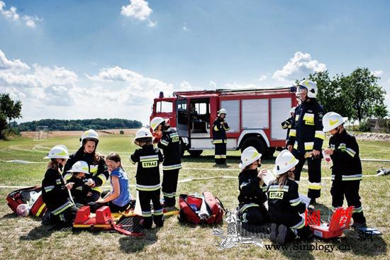 波兰小村庄“人口之谜”难解10年来这_波兰-出生-男孩-