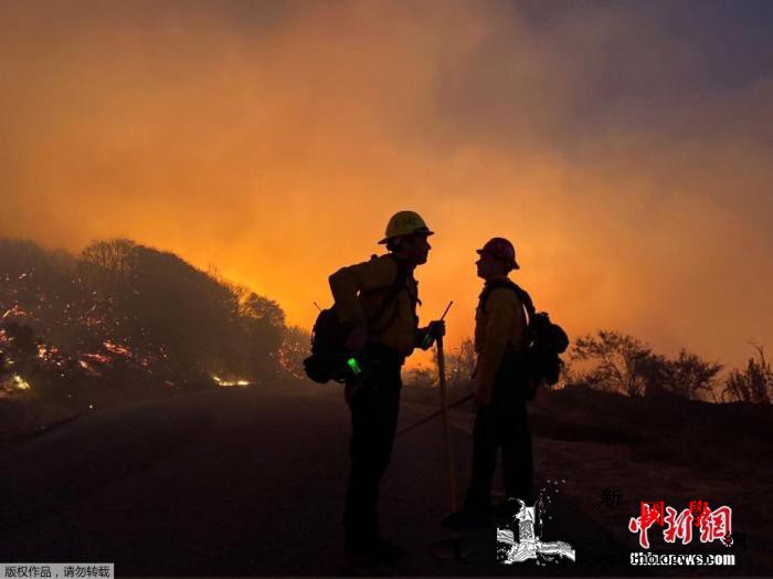 大火席卷加州数千名撤离居民被告知可重_消防队员-加州-画中画-
