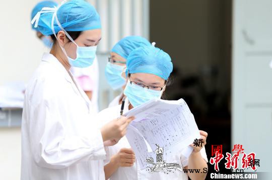 高校“跑马圈地”办医学院是为了培养_医学部-医学院-附属医院-