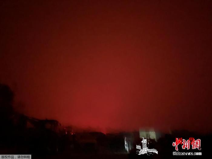 澳大利亚林火形势严峻：18人丧生千余_澳大利亚-民宅-烧毁-