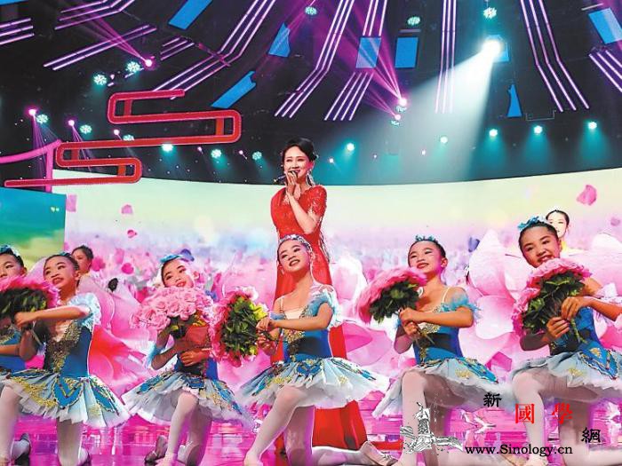 贺岁歌曲《壮乡春来早》演绎八桂新风采_霏霏-活质-壮族-