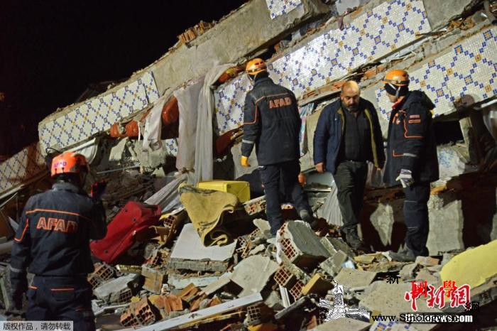 土耳其东部6.8级地震已造成22人死_土耳其-震中-搜救-