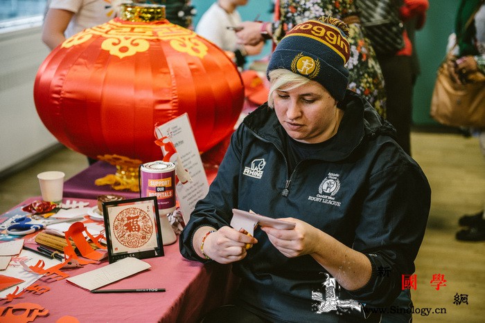 伦敦圣乔治医院首次举办"欢乐春节"庆_乔治-首次-格里-庆祝活动-