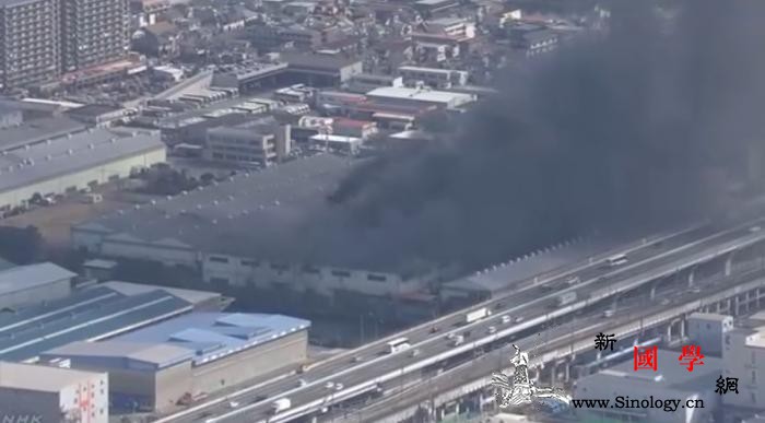 日本东京附近一处工厂起火邻近高速被黑_叶县-日本-工厂-