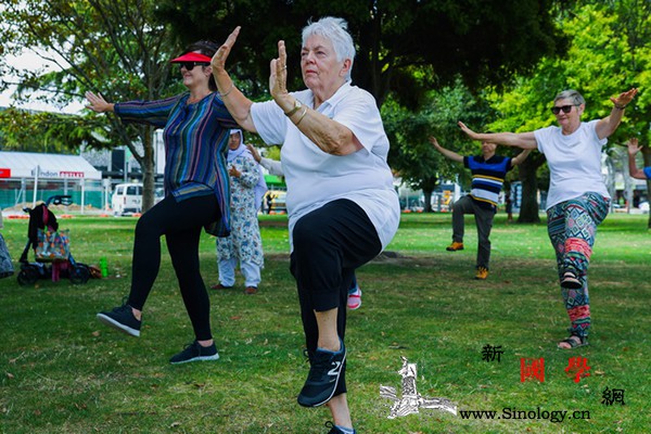 养生抗"疫"新西兰北帕民众将中国健_惠灵顿-气功-民众-健身-