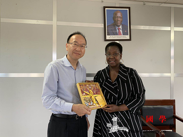 坦桑尼亚国家旅游局长：期待坦中旅游合_坦桑尼亚-国家旅游局-中方-合作-