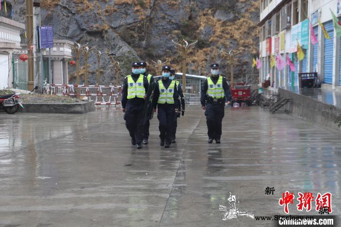 西藏吉隆出入境边防检查站与尼方携手抗_吉隆-检查站-边防-