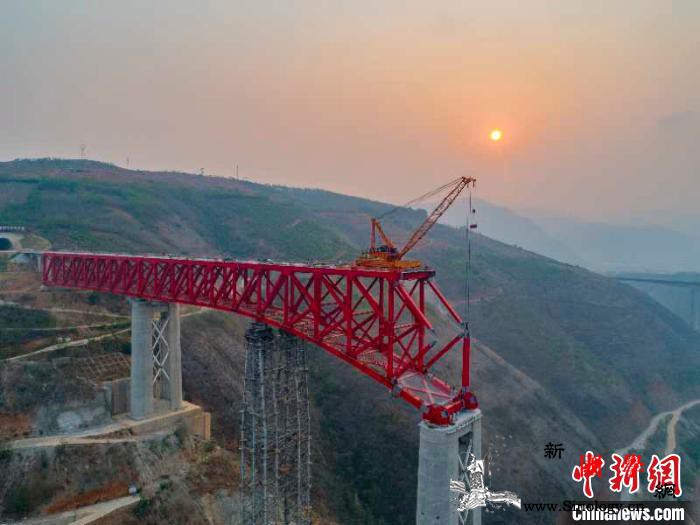 中老铁路元江特大桥刷新世界纪录_红河-桥墩-跨越-