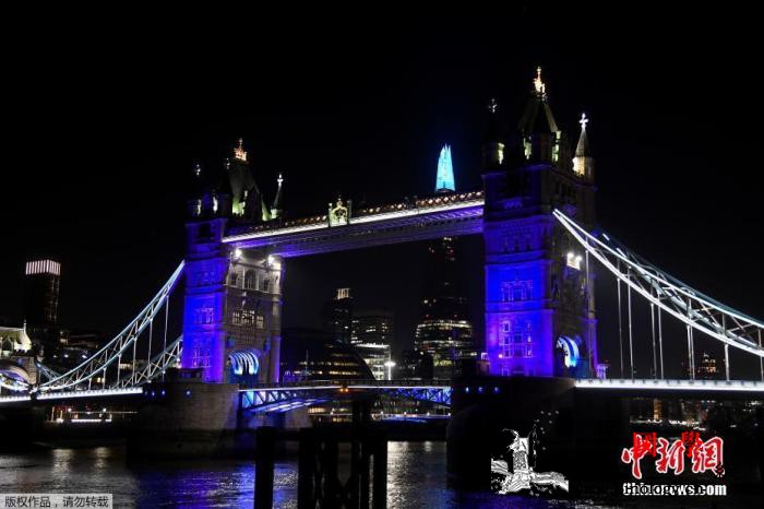 英国医疗部门开通心理热线缓解医护人员_伦敦-英国-医护人员-