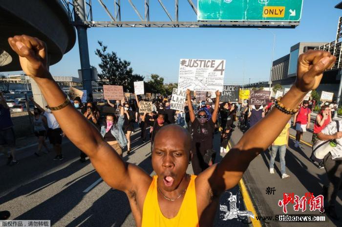 CNN职员获释！美明尼苏达州长称对逮_明尼苏达州-弗洛伊德-获释-