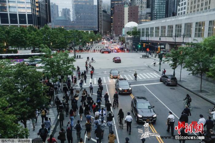 纽约千余市民集会为乔治·佛洛依德呐喊_加纳-示威者-纽约-