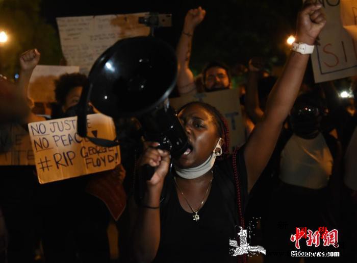 特朗普称拟派军后前往教堂拍照遭民主党_抗议者-民主党人-画中画-